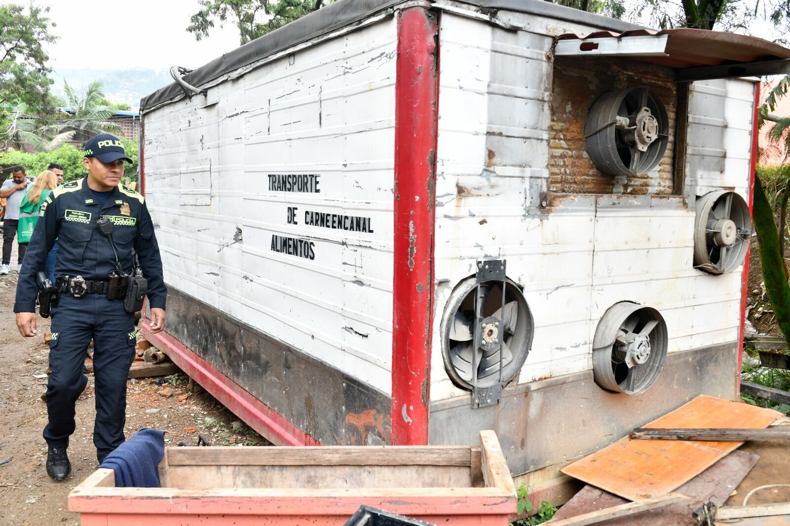 Dentro del container se encontraron una serie de elementos como torres y procesadores de computadores