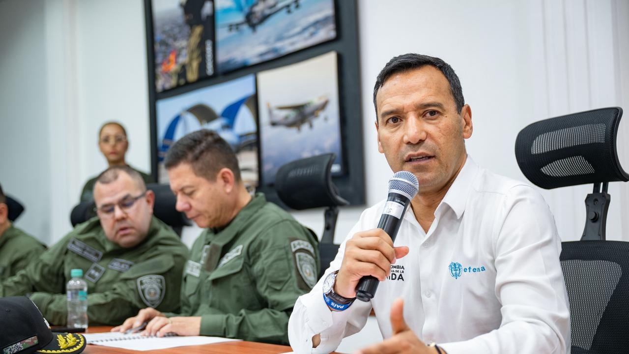 Ministro de Defensa, Pedro Sánchez.