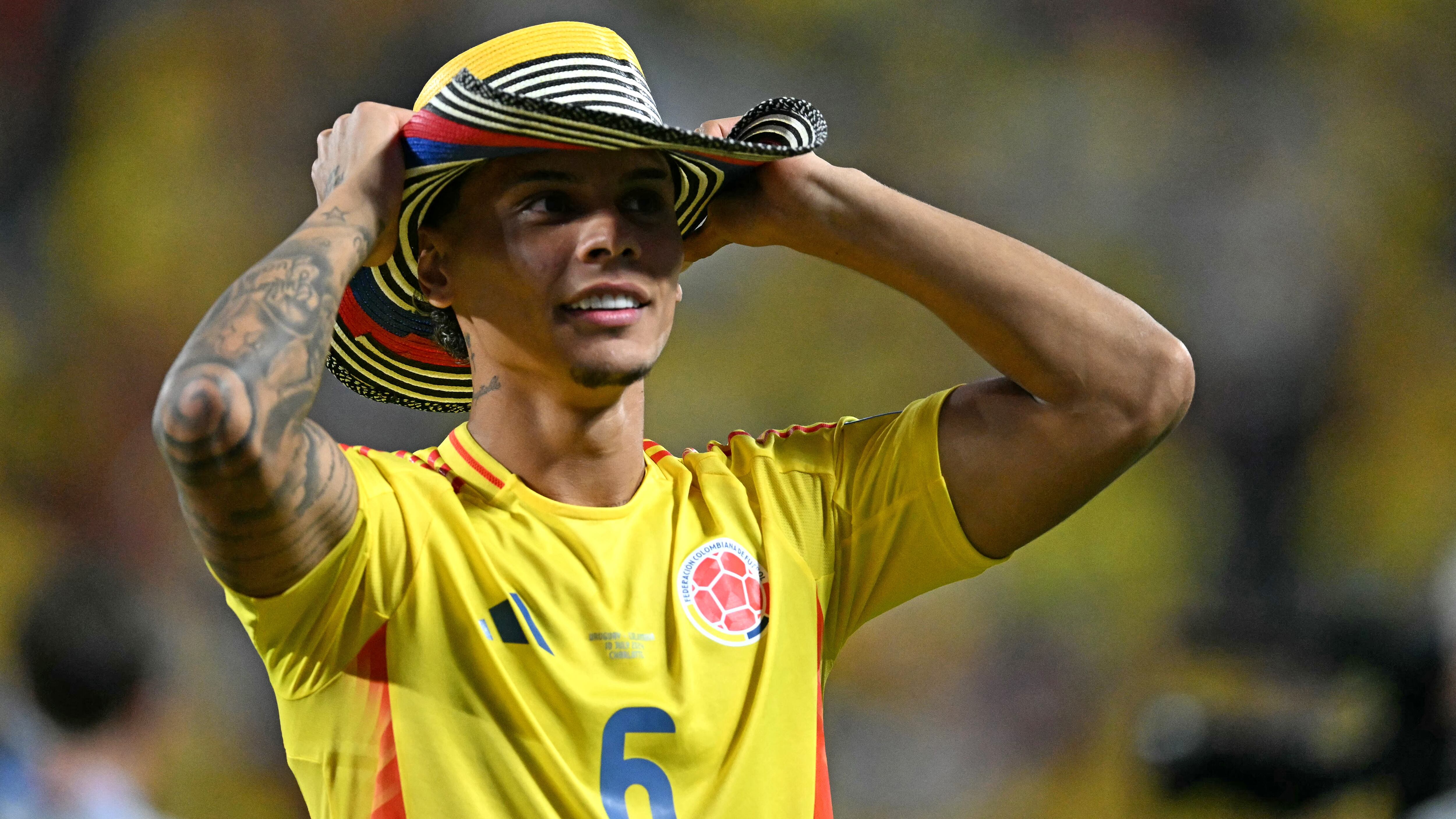 Richard Ríos usando el sombrero 'vueltiao'