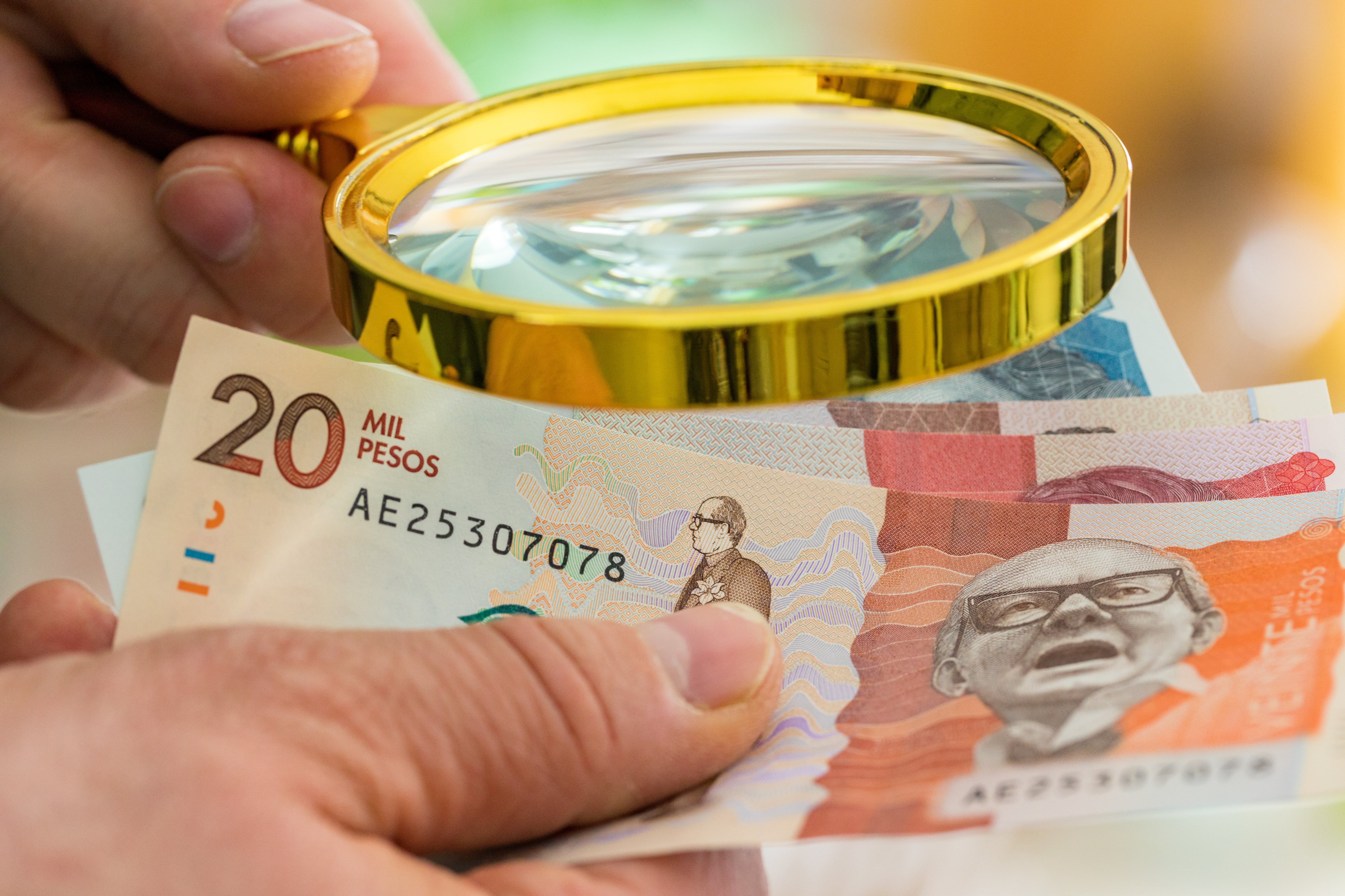 déficit dinero Colombia