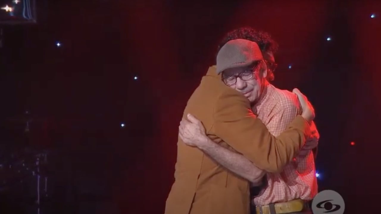 Andrés Cepeda tuvo que ir a abrazar al concursante quien también estaba entre lágrimas tras haber participado y ser elegido para la siguiente fase del programa