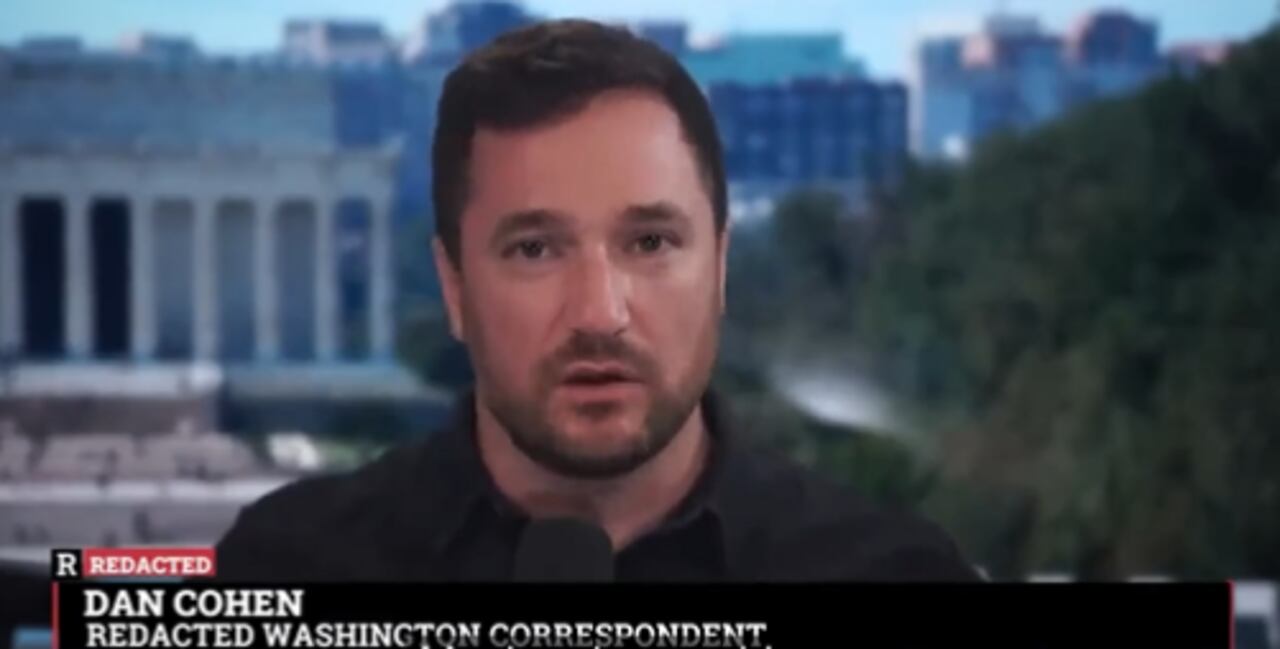 Dan Cohen es una activista recalcitrante que defiende a líderes de izquierda y ataca a los de derecha.