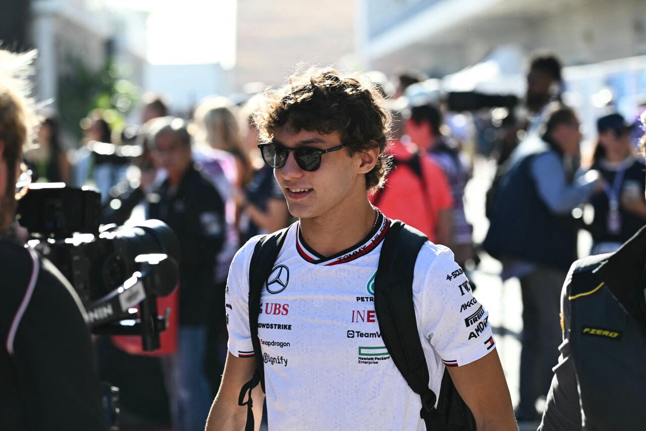 El piloto italiano de Fórmula 1 Andrea Kimi Antonelli llegaba antes del Gran Premio de Fórmula Uno de Estados Unidos.