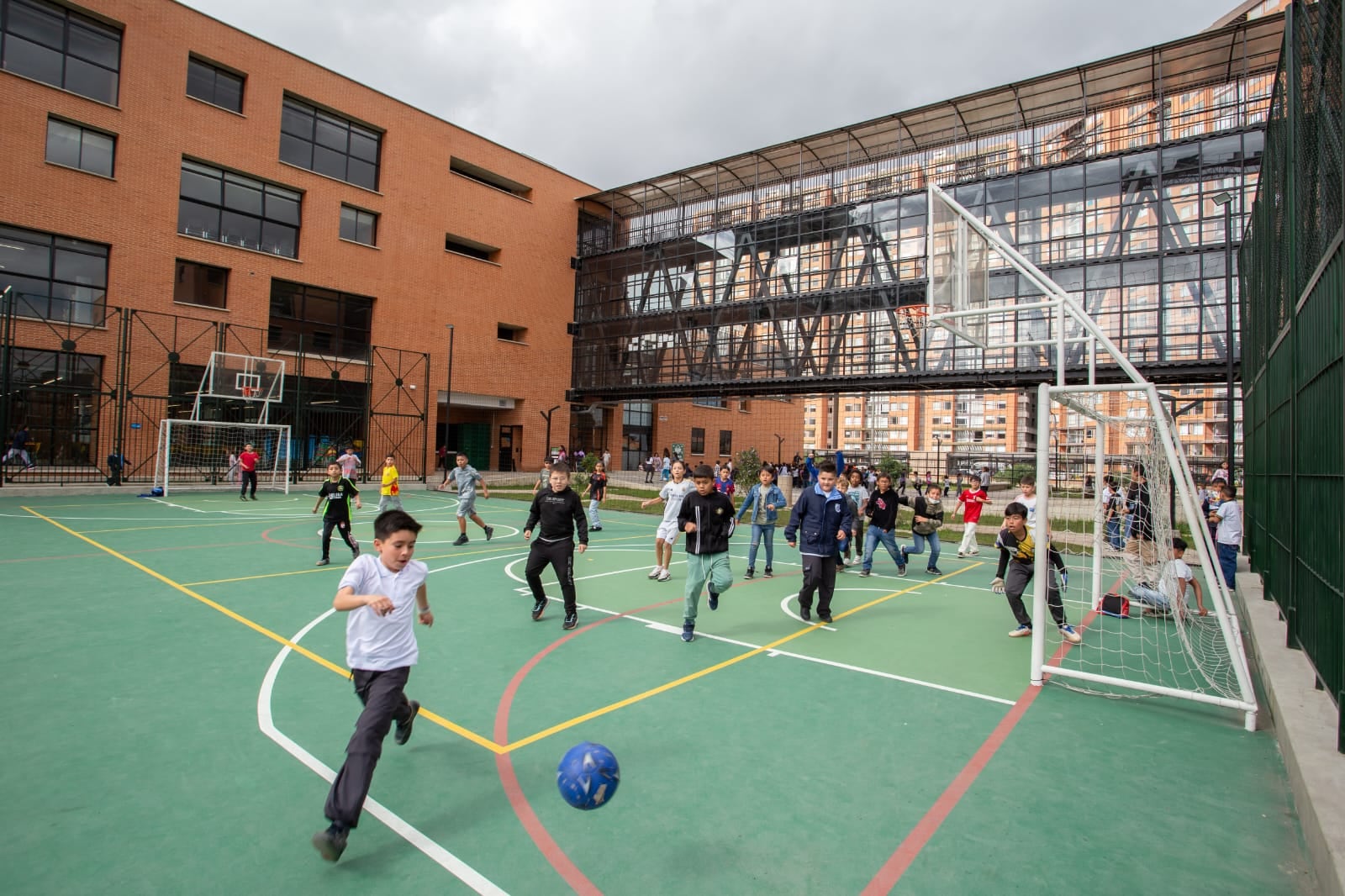 La Secretaría de Educación reitera su invitación a todas las familias para que no permitan que niñas, niños o adolescentes manipulen pólvora