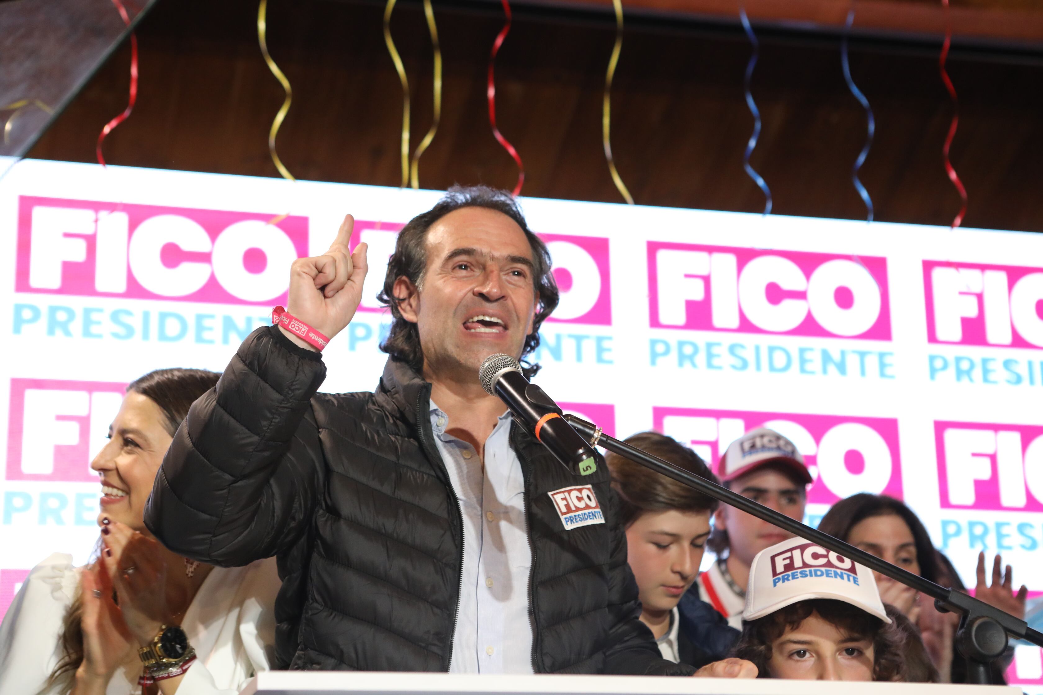 Federico Gutiérrez en su sede ganador de consulta Equipo por Colombia