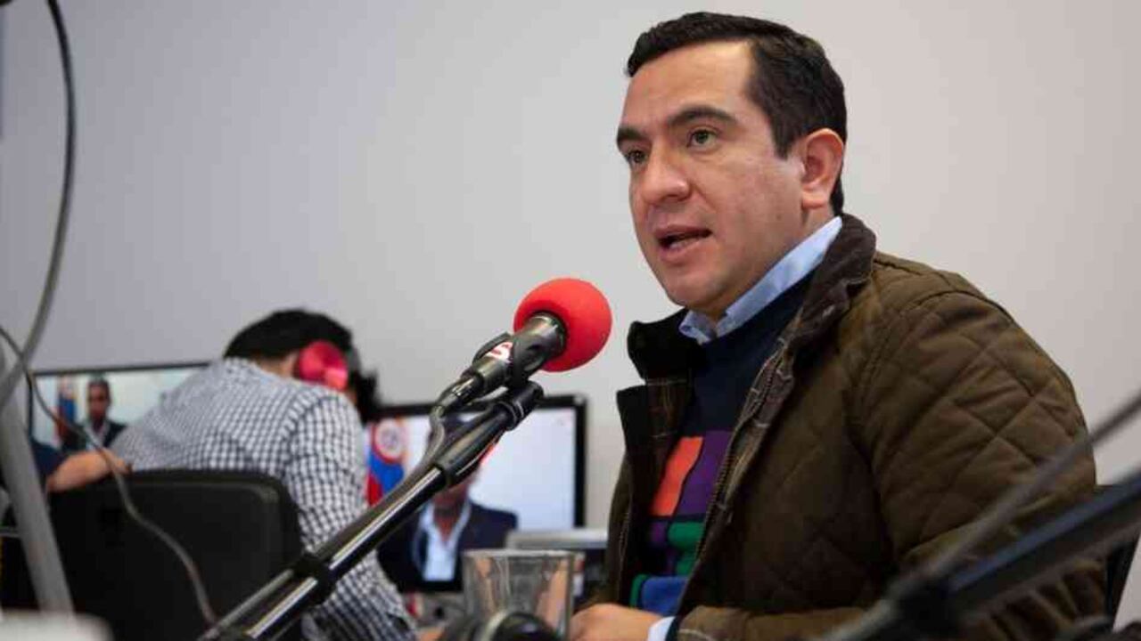 "Tajantemente le dije que la campaña tiene prohibido reunirse con funcionarios públicos", aseguró Rodríguez.