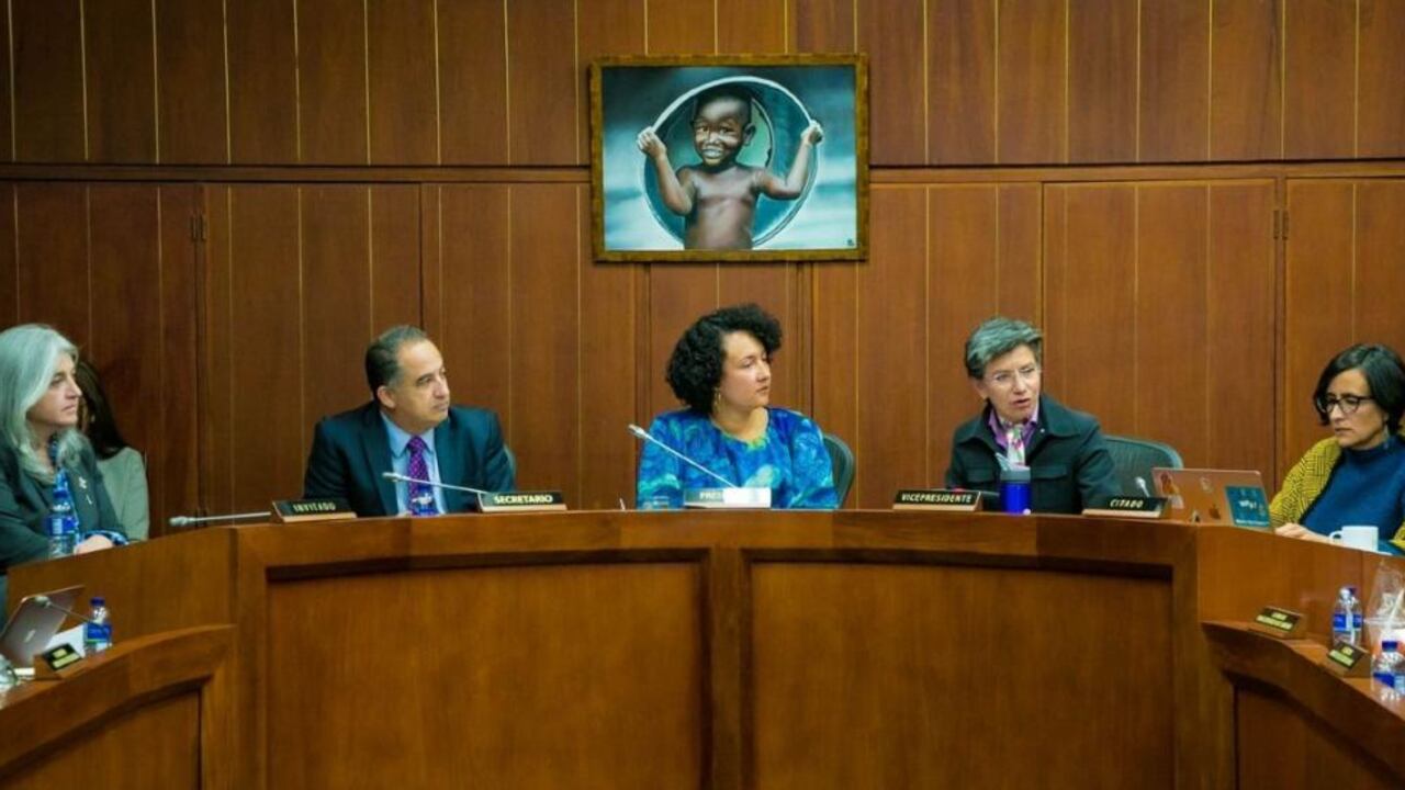 Claudia López en el control político.