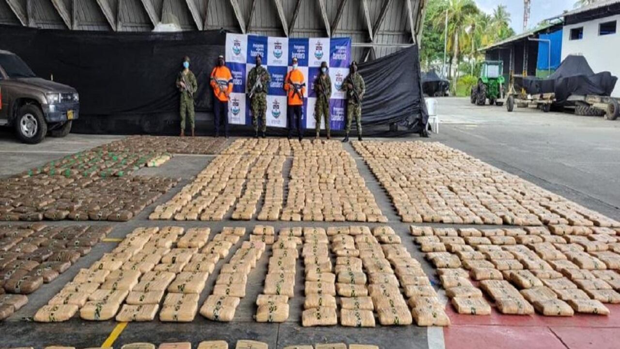 Incautan más de 300 mil dosis de marihuana pertenecientes a las disidencias Farc en dos operaciones de la Fuerza Pública.