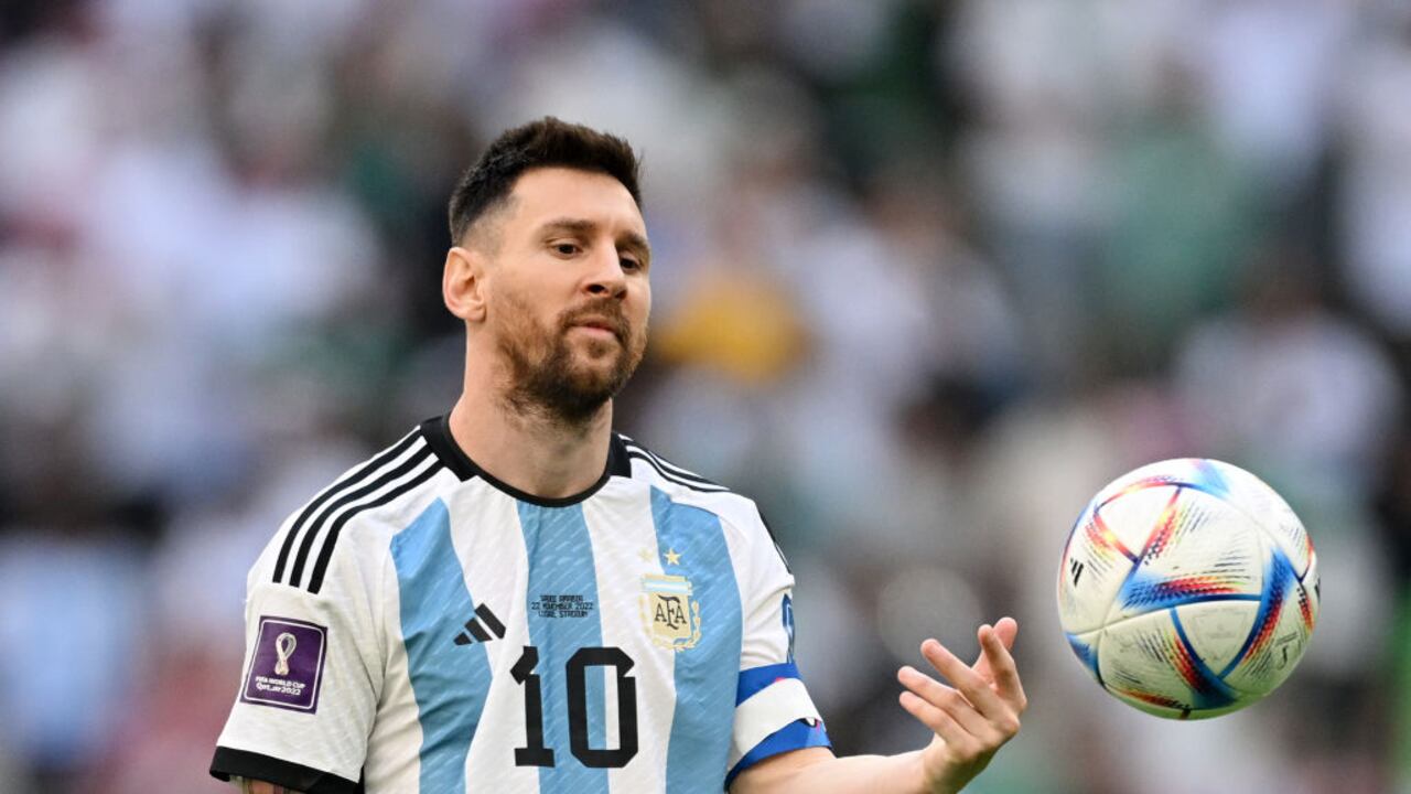 La decepción de Messi tras perder con Arabia Saudita.