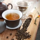 El té oolong es rico en antioxidantes y acelera el metabolismo, ayudando a adelgazar.