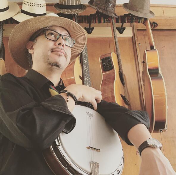 Nacido en Puerto Asís, Putumayo, hace 52 años, el maestro Carlos Gonzalo Guzmán es magíster en Música con énfasis en Composición Musical. Sus composiciones han sido interpretadas por instrumentistas y directores de alto nivel en los más diversos escenarios nacionales e internacionales.