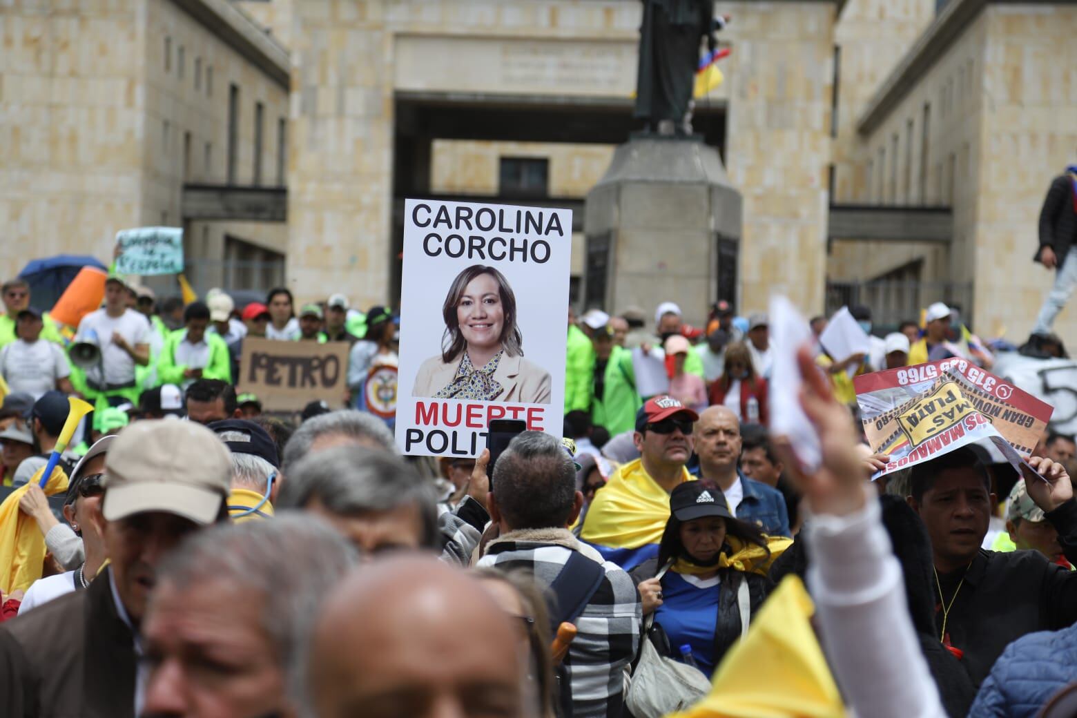 Marchas de la oposición en contra del gobierno en la plaza de Bolívar