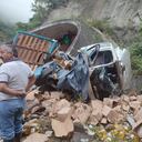 Por fortuna, el conductor salió ileso del aparatoso accidente.