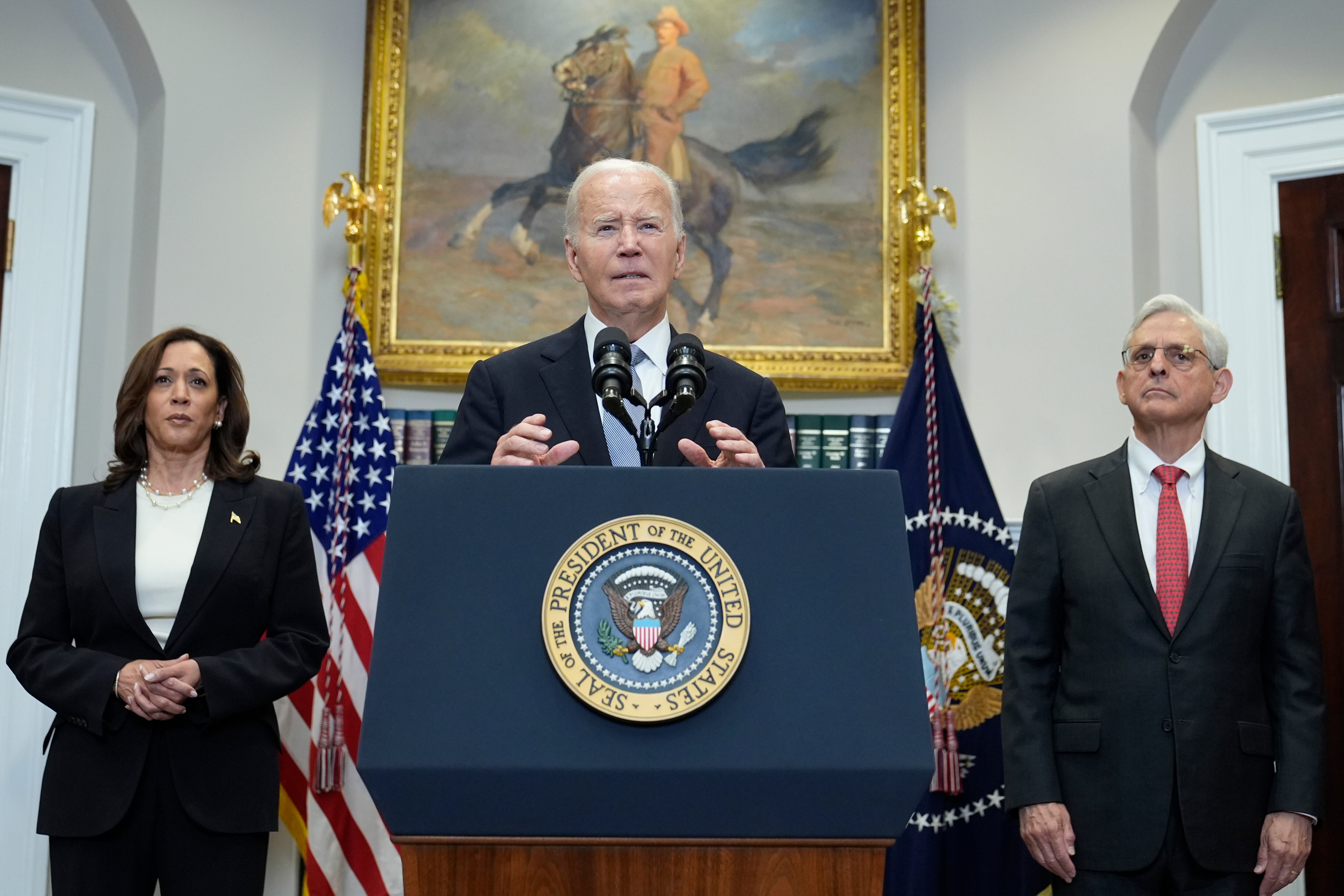 El presidente Joe Biden habla desde la Sala Roosevelt de la Casa Blanca en Washington, el domingo 14 de julio de 2024, sobre el aparente intento de asesinato del expresidente Donald Trump en un mitin de campaña en Pensilvania.