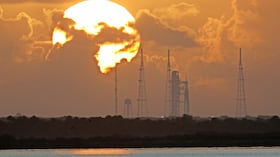 La misión Artemis II enfrenta la cuenta regresiva tras meses de ajustes y revisiones técnicas.