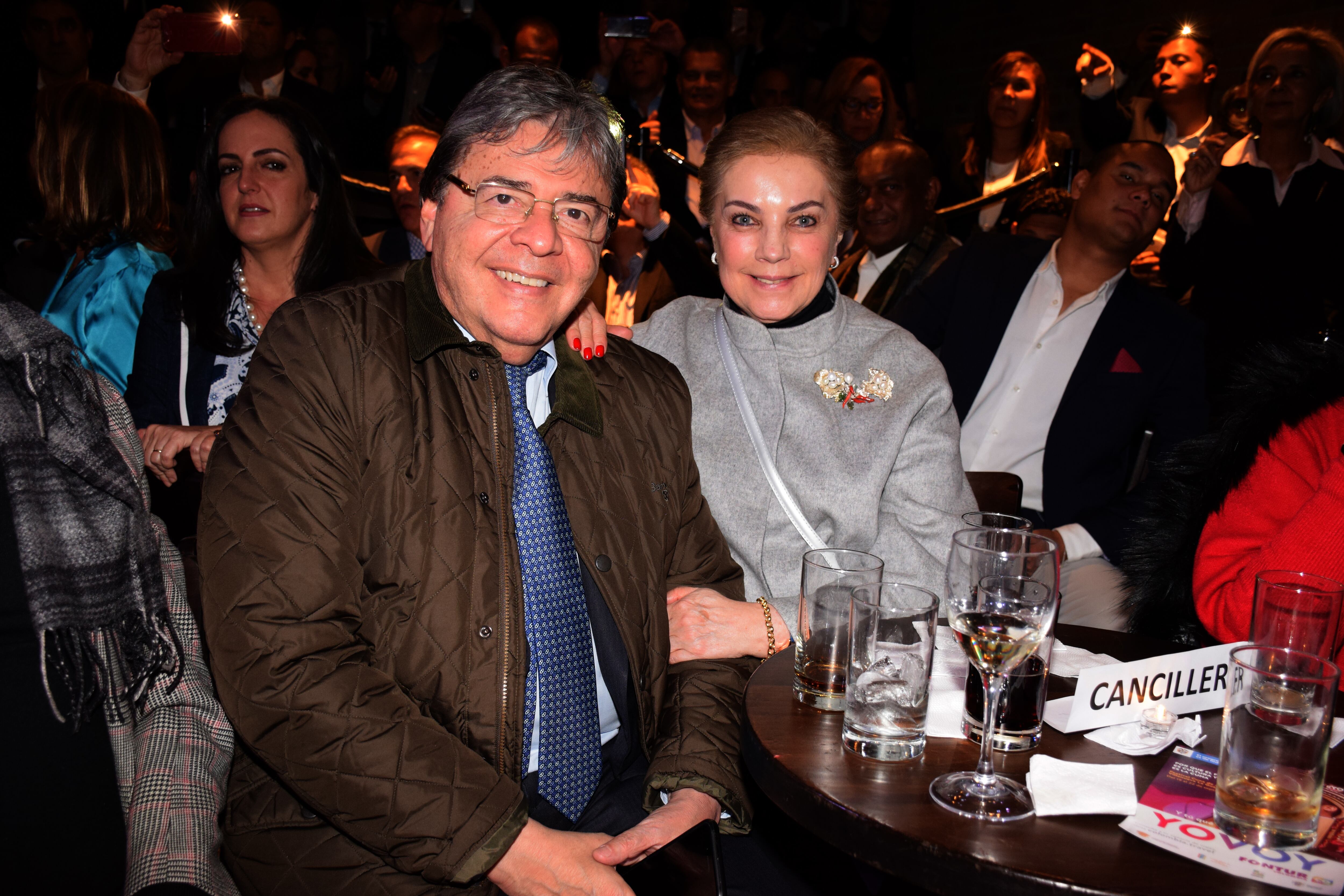 CARLOS HOLMES TRUJILLO Y ALBA LUCIA ANAYA