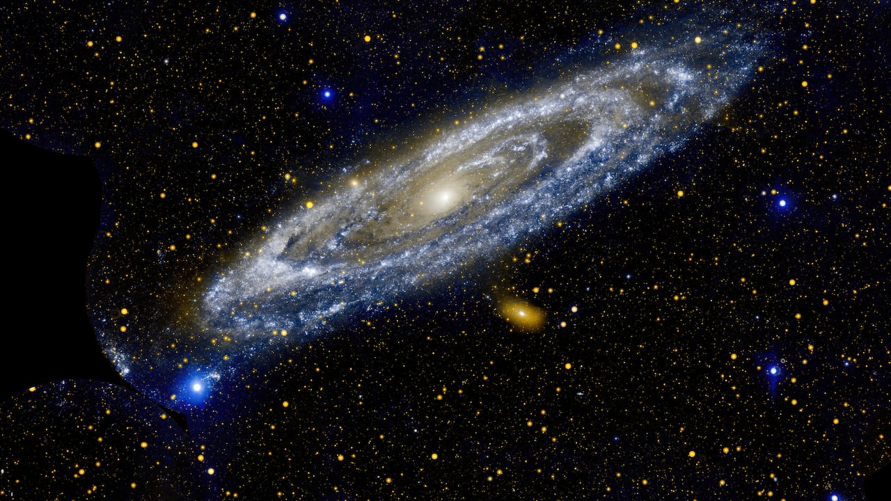 Imagen con una "mejora digital" que muestra la galaxia de Andrómeda.