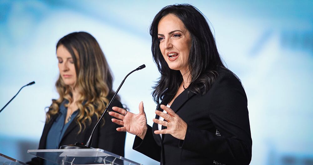 LA JEFA de la oposiciÓn_6