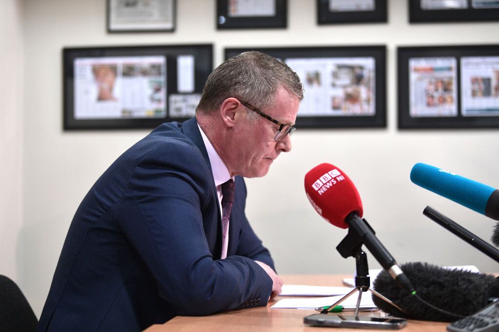 BELFAST, IRLANDA DEL NORTE - 8 DE MARZO: Kevin Winters, el abogado que representa a los familiares que participaron en la investigación, habla con los medios de comunicación después de un informe sobre una importante investigación sobre un espía del ejército que operó en el corazón del IRA durante los disturbios de Irlanda del Norte. , el 8 de marzo de 2024 en Belfast, Irlanda del Norte. El informe provisional de la investigación sobre Freddie Scappaticci, un presunto topo del MI5 dentro del IRA durante los disturbios conocido como 'Stakeknife' se publica hoy. Se alega que Scappaticci fue responsable del asesinato y tortura de varios informantes del IRA. Murió en abril de 2023 después de vivir con un nombre falso en Surrey durante los últimos años de su vida.