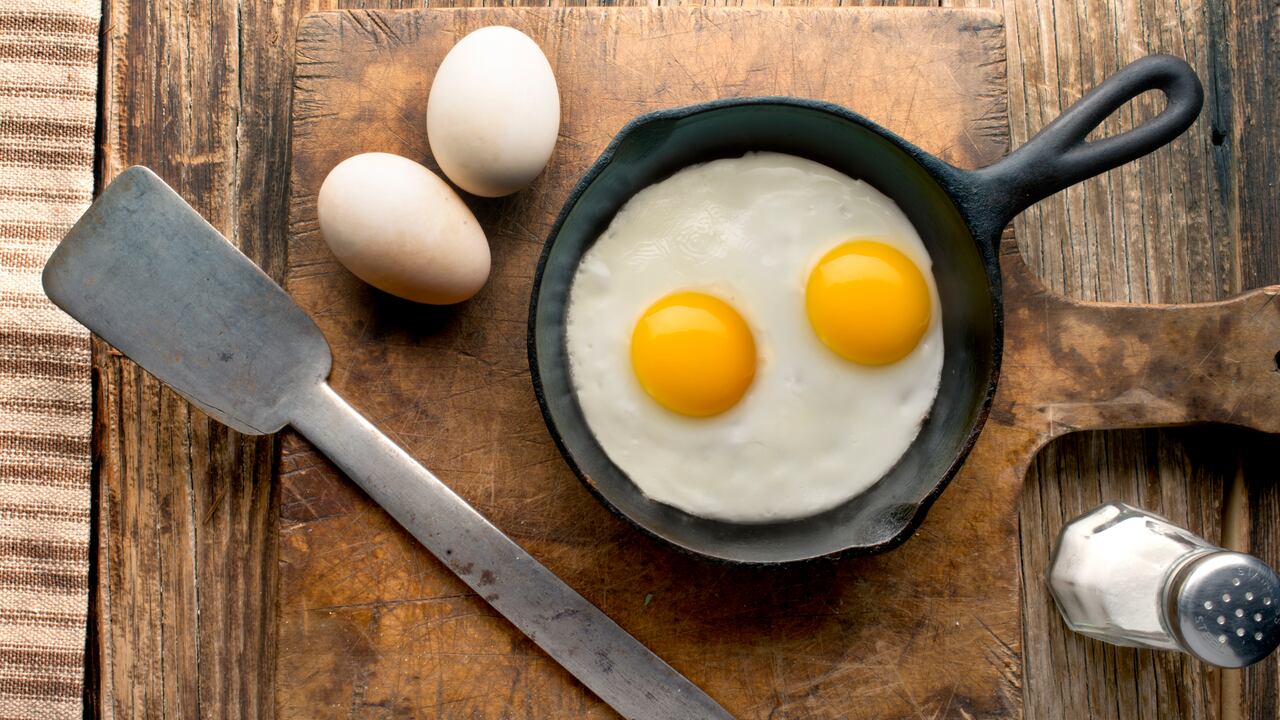 El huevo es una fuente rica en proteínas.