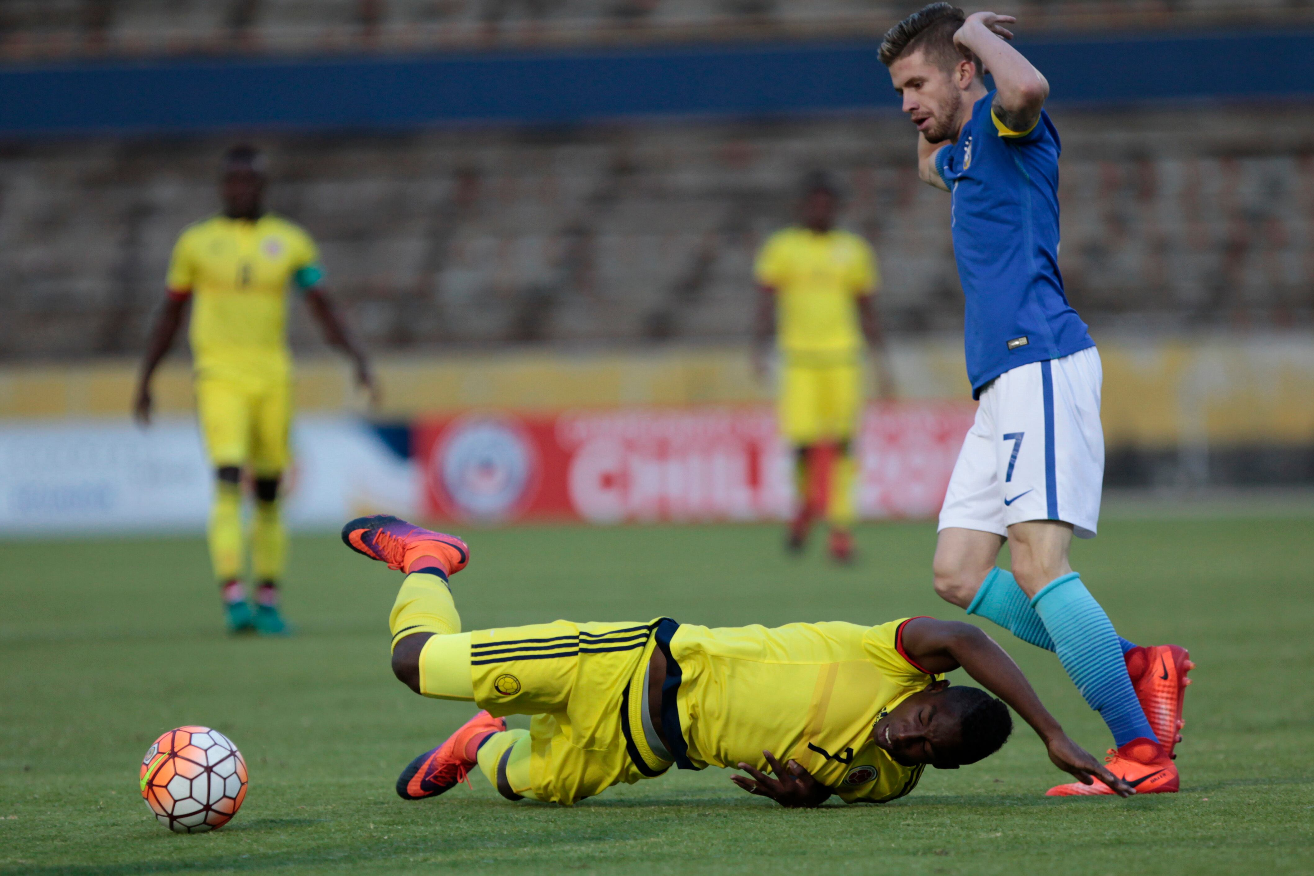 Julián Quiñones en la Selección Colombia.