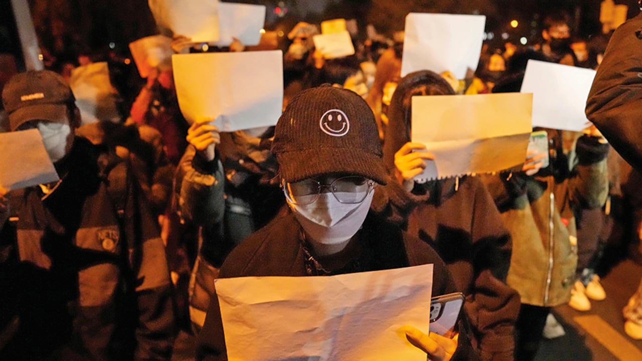 Carteles blancos se extienden por toda China como símbolo de protesta