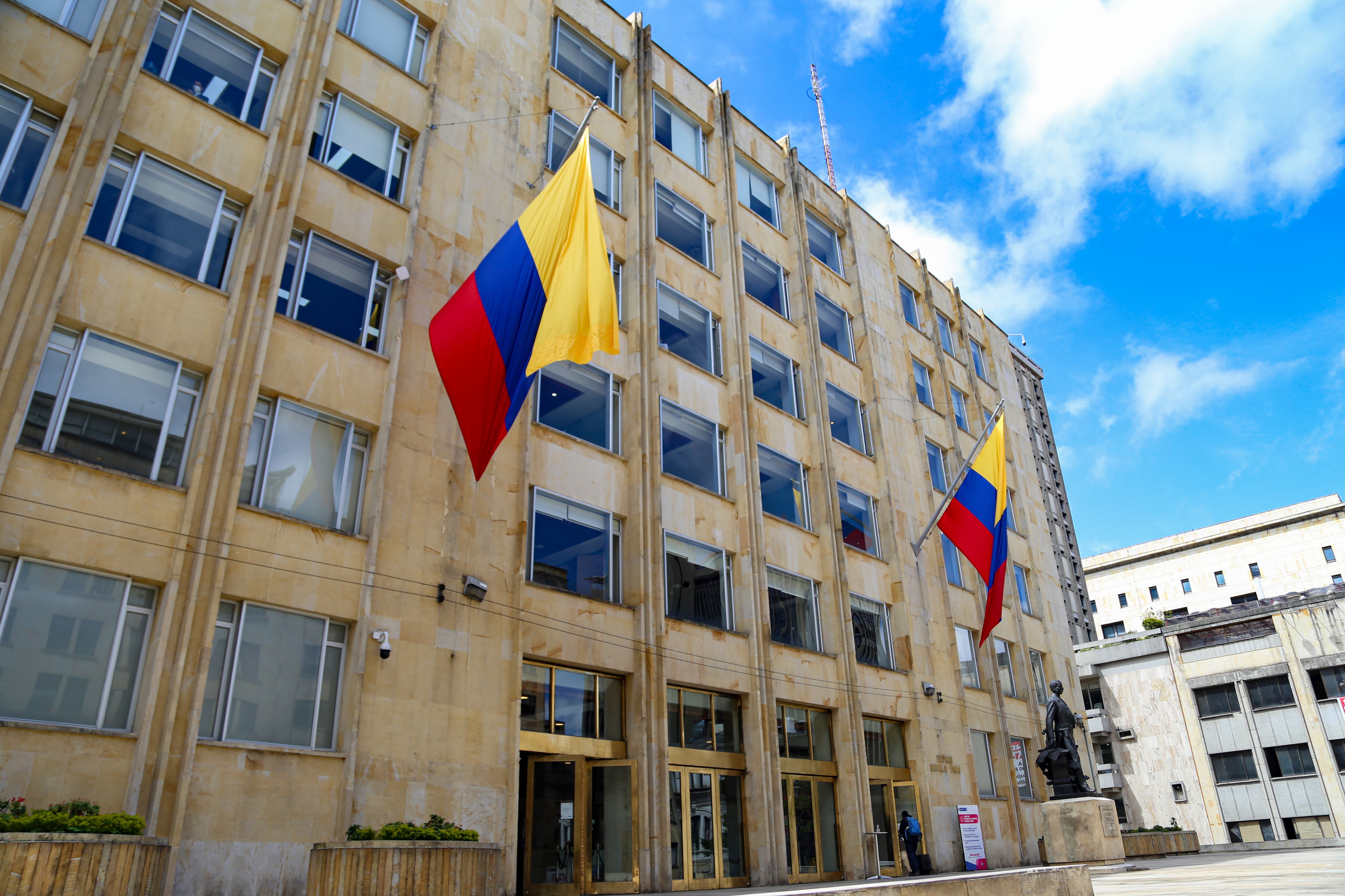 Con este anuncio el MinTIC avanza en la ruta para la asignación de permisos del uso del espectro en el país.