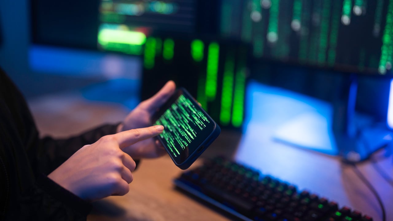 Google Fotos y sistemas nativos permiten guardar imágenes privadas fuera del alcance de terceros.