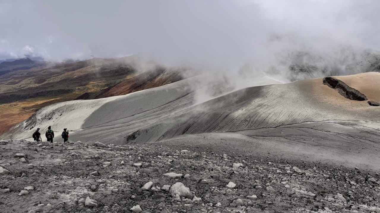 Este monitoreo se enmarca en el trabajo constante que realiza el SGC, que mantiene vigilancia 24/7 sobre estos dos volcanes desde el Observatorio Vulcanológico y Sismológico de Popayán.
