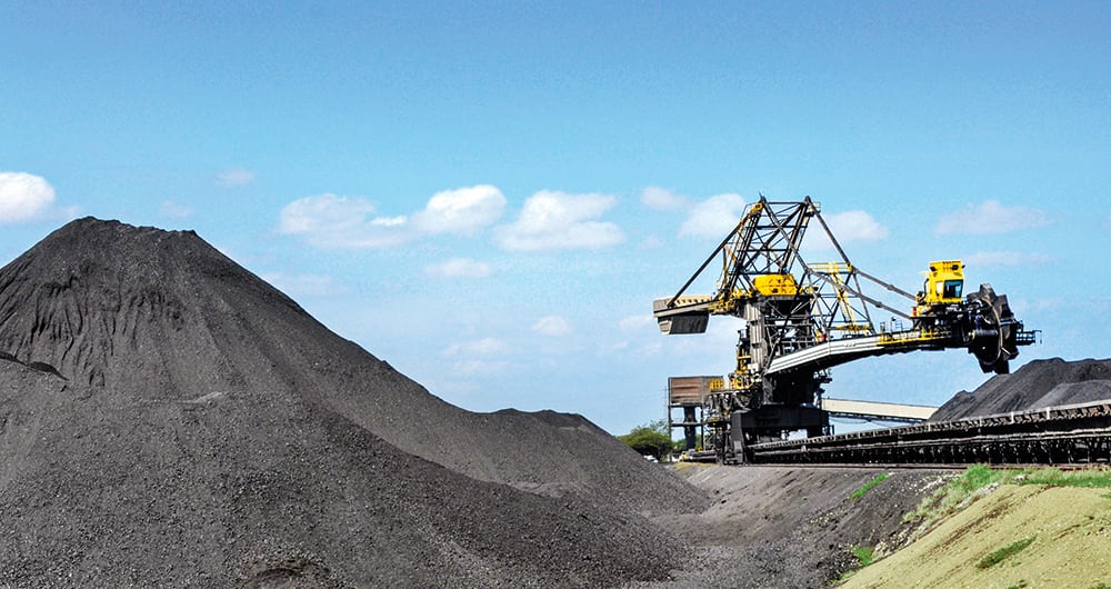 De acuerdo al presidente ejecutivo de Fenalcarbón, el sector carbonífero colombiano abarca más de 1.000 títulos mineros, de los cuales solo 27 corresponden a la gran minería.