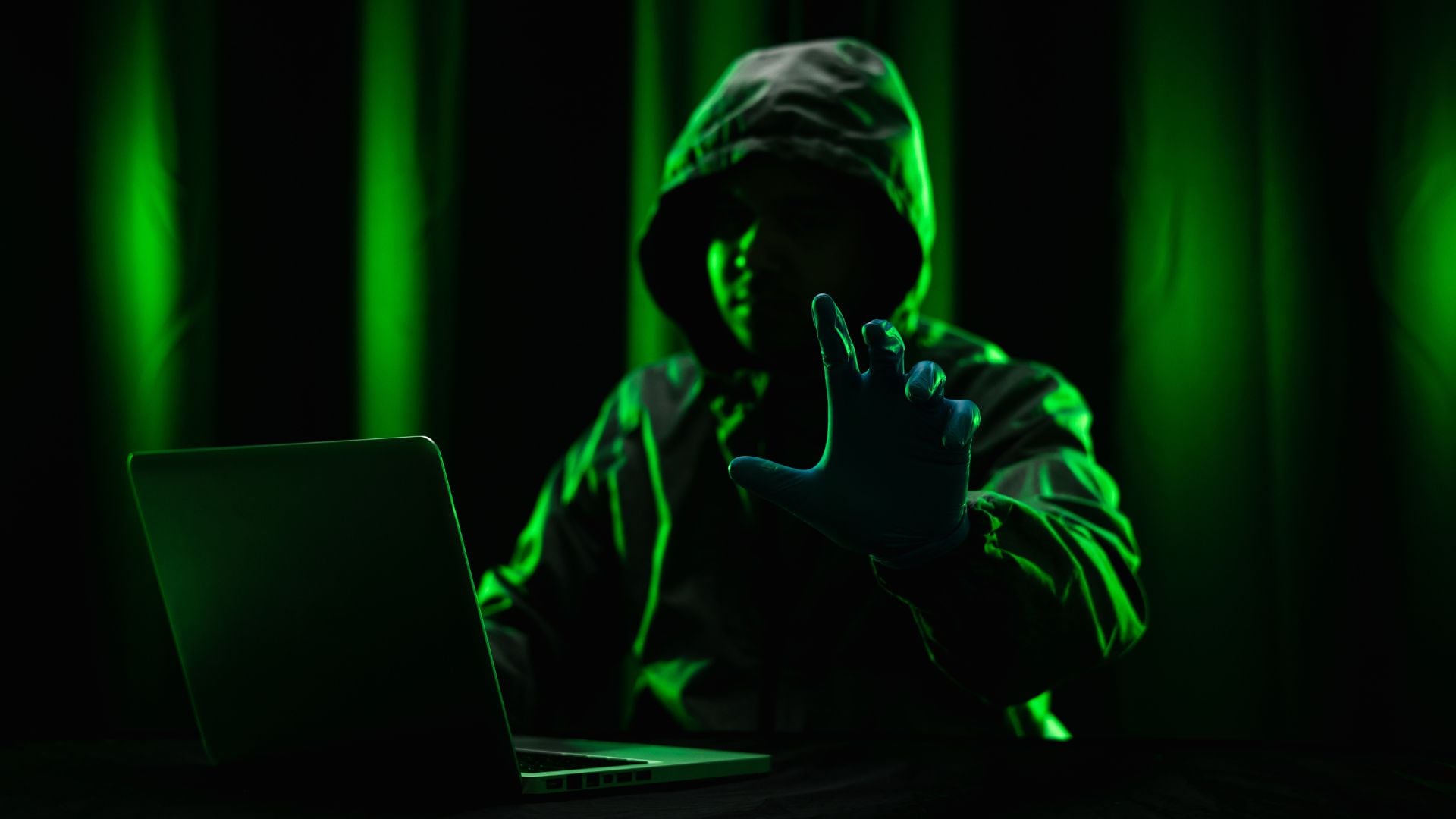 Los delincuentes tienen sofisticadas técnicas para vulnerar los equipos tecnológicos.