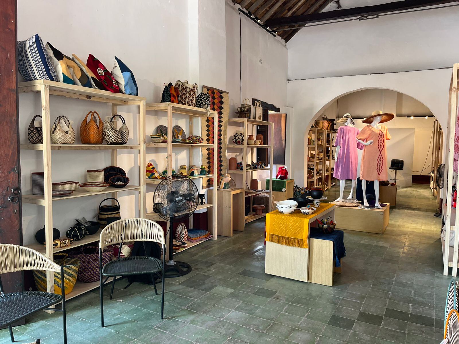 Con esta nueva tienda promocional de Artesanías de Colombia también se busca promover la comercialización de productos elaborados con técnicas tradicionales como la filigrana.