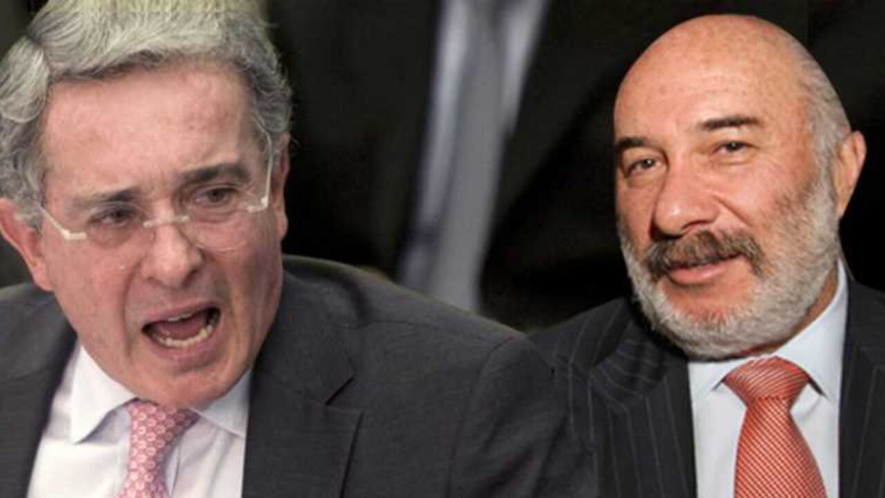 Expresidente Álvaro Uribe (izq) y el embajador de Colombia en España, Alberto Furmanski (der).