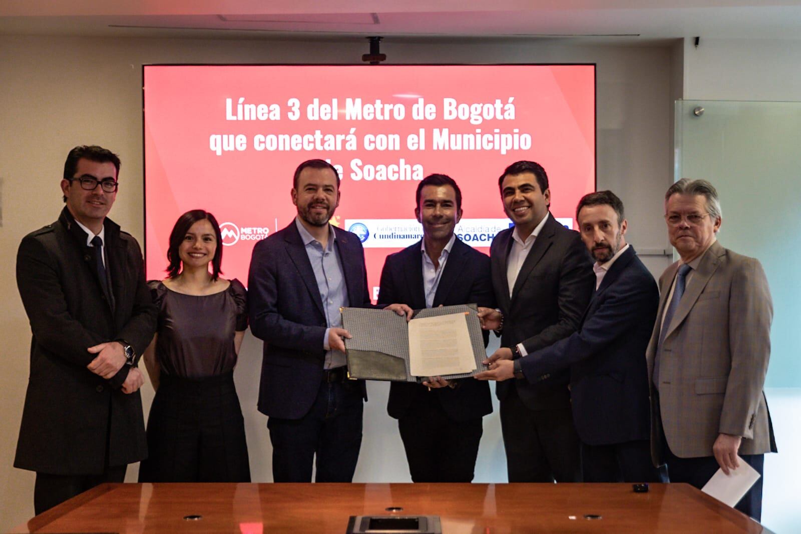 Firma del convenio para desarrollar la tercera línea del Metro