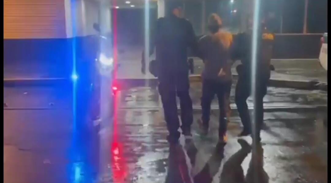 Las autoridades capturaron al ladrón gracias a la oportuna denuncia del personal del centro médico.