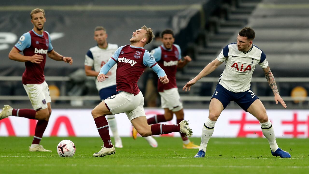Davinson Sánchez comete autogol en empate del Tottenham contra el West Ham