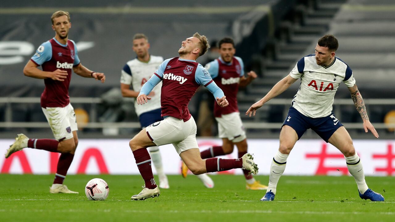 Davinson Sánchez comete autogol en empate del Tottenham contra el West Ham