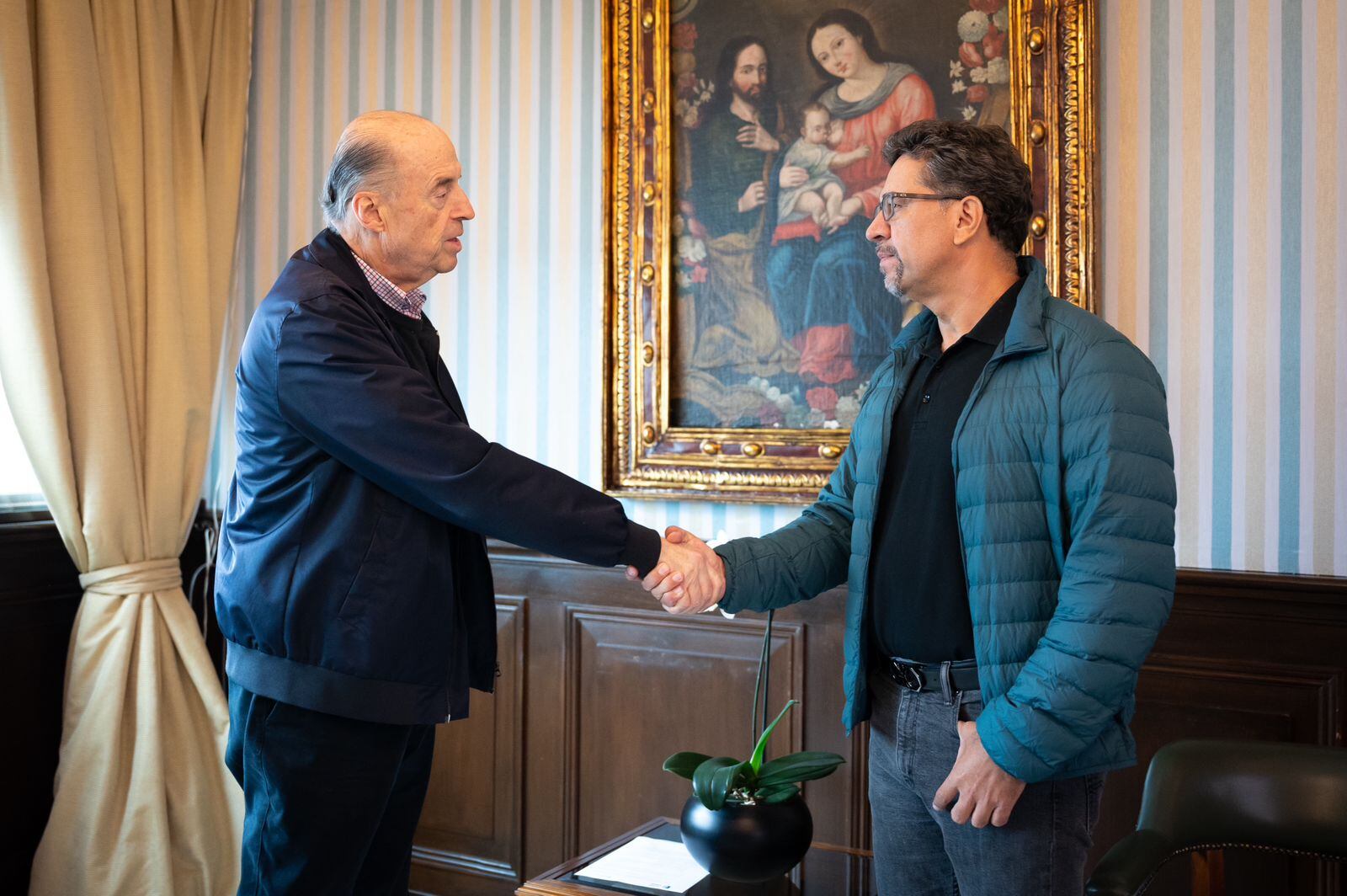 Reunión entre canciller Álvaro Leyva y embajador León Fredy Muñoz.