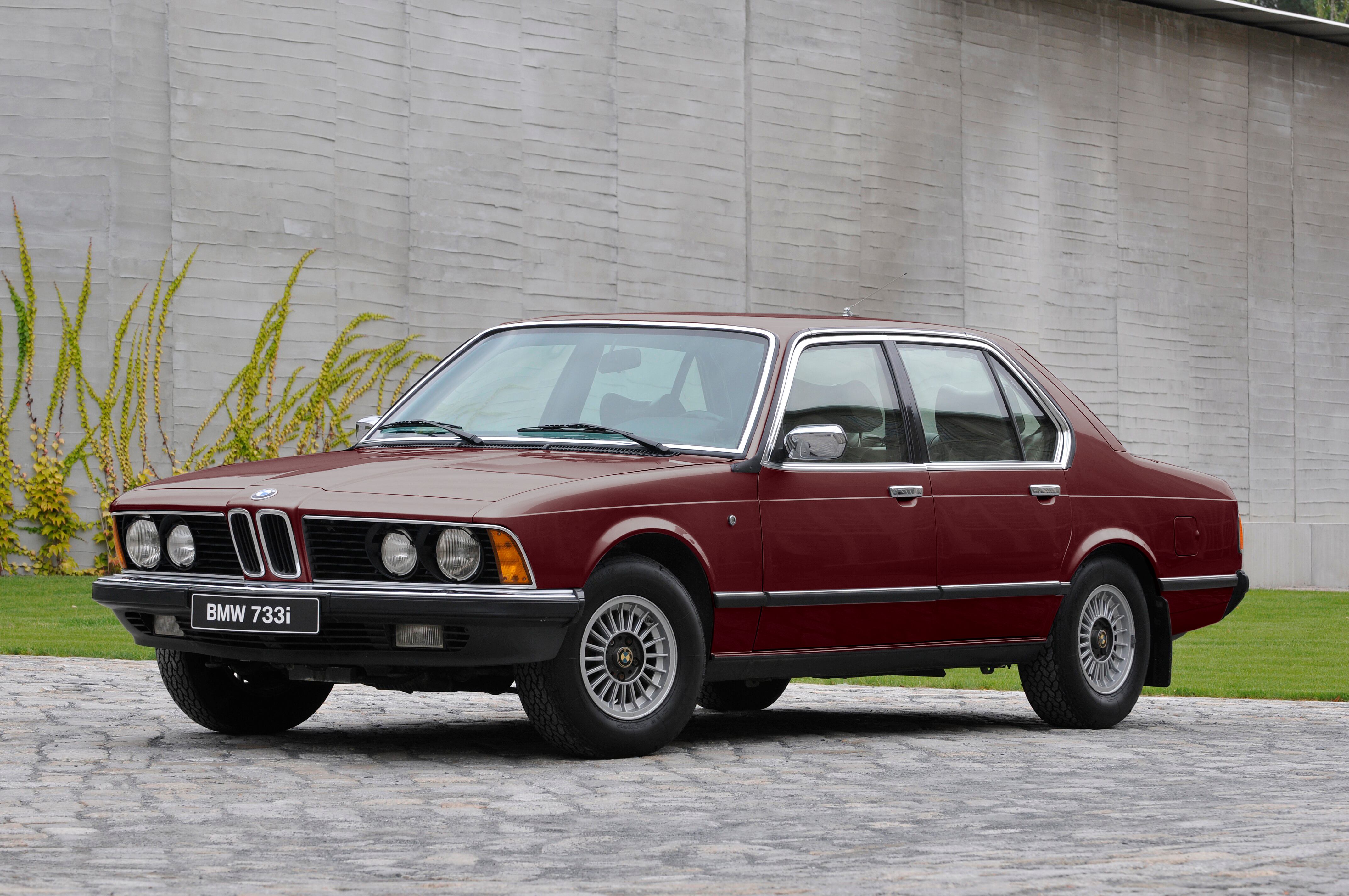 La popular serie de Netflix, Stranger Things , ha tenido como protagonista un famoso BMW 733i