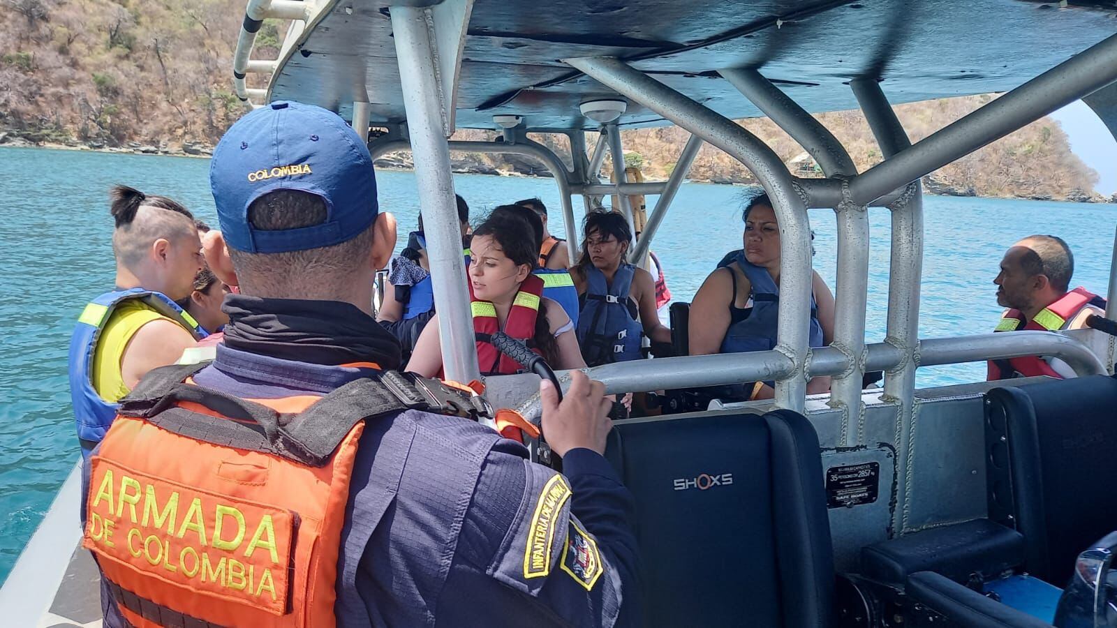 Las otras 22 personas, fueron trasladadas a salvo a la Estación de Guardacostas
de Santa Marta