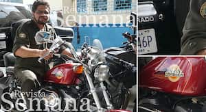 Detrás de Márquez se alcanza a observar una parte de un campero Toyota Prado con una placa de Venezuela.