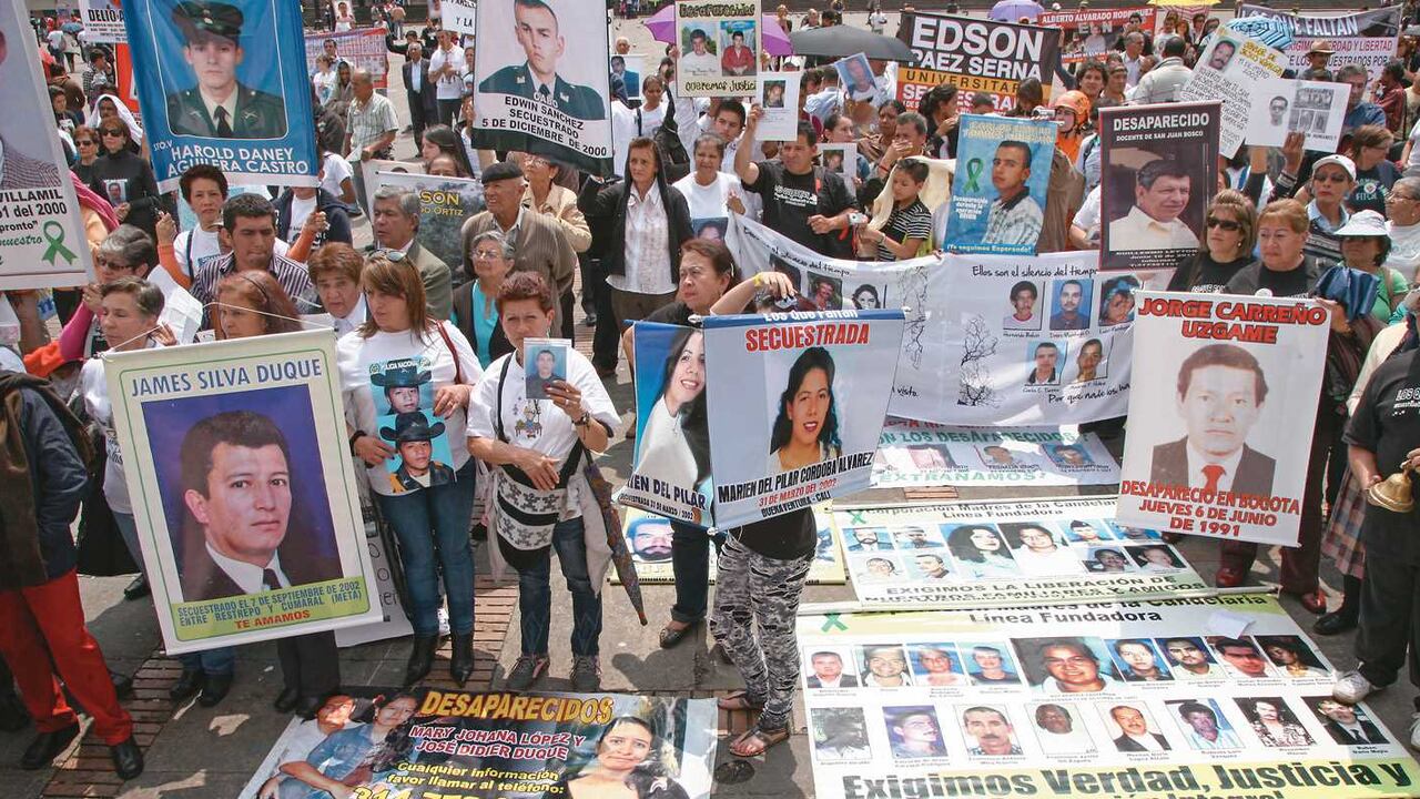 Esta guerra ha dejado 8.000.000 de víctimas entre soldados, policías, guerrilleros y civiles.