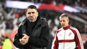 Eduardo Coudet, head coach of River Plate, enters the pitch before the match between River Plate and Independiente Santa Fe at Estadio Mas Monumental on August 26. (Photo by Federico Peretti/NurPhoto) (Photo by Federico Peretti / NurPhoto via AFP)