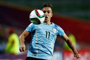 HAMILTON, NUEVA ZELANDA - 06 de junio: Franco Acosta # 11 de Uruguay en acción durante la Copa Mundial Sub-20 de la FIFA Nueva Zelanda 2015 Grupo D partido entre Malí y Uruguay celebrado en el Estadio Waikato el 6 de junio de 2015 en Hamilton, Nueva Zelanda. (Foto de Dean Mouhtaropoulos - FIFA / FIFA vía Getty Images)