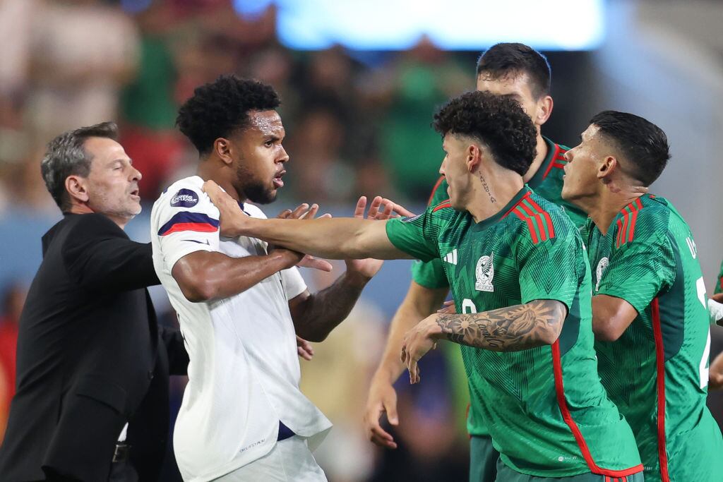 El estadounidense Weston McKennie fue expulsado contra México.
