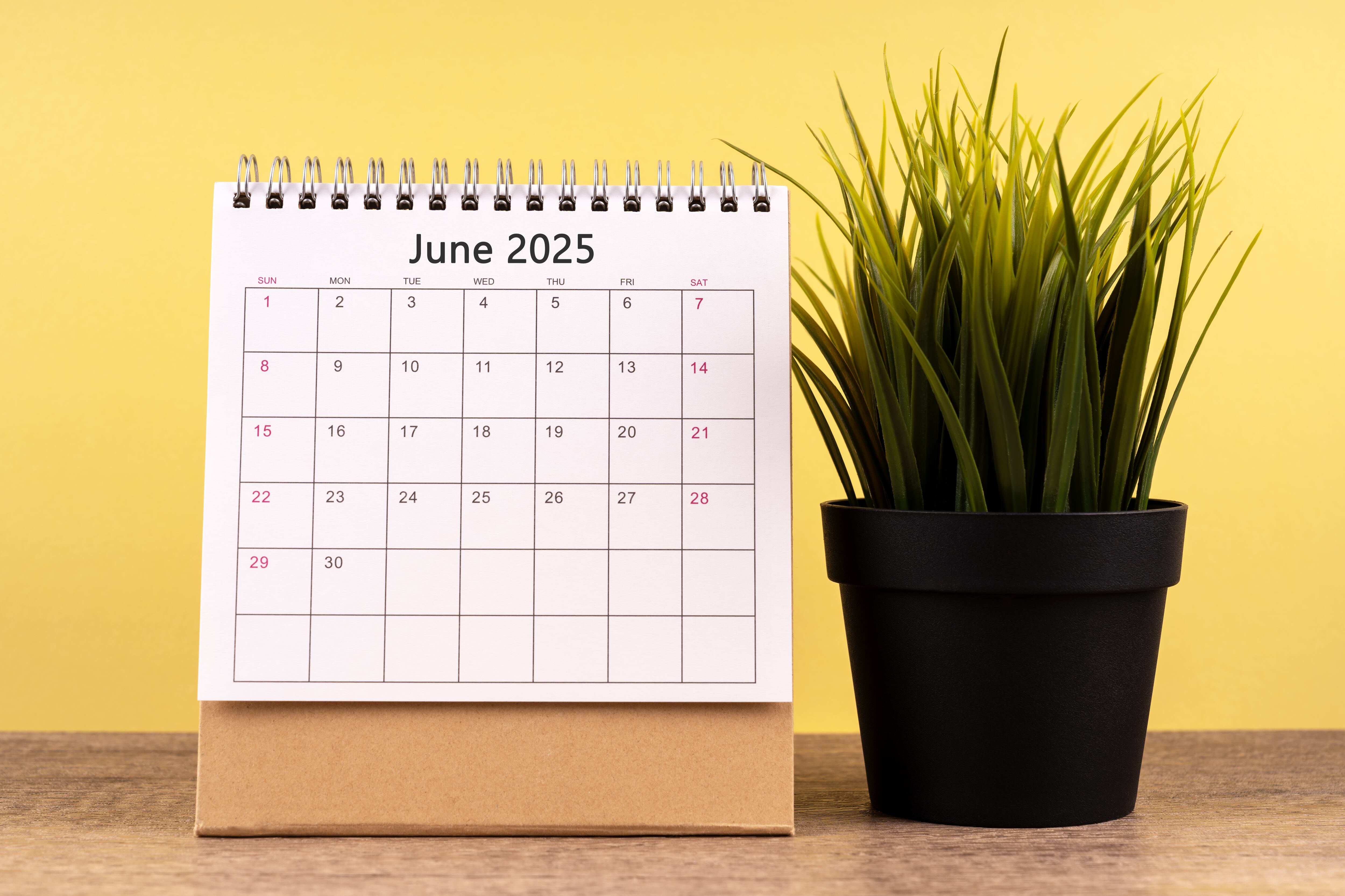 Calendario de escritorio de junio de 2025