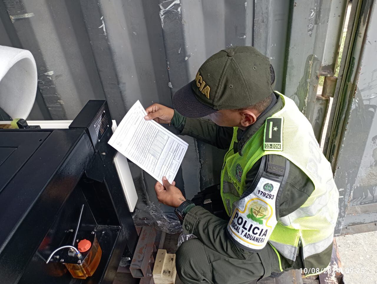 Incautación de mercancía de contrabando en Cali