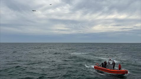 Equipos de rescate buscan la avioneta desaparecida frente a la costa de Nantucket, Massachusetts.