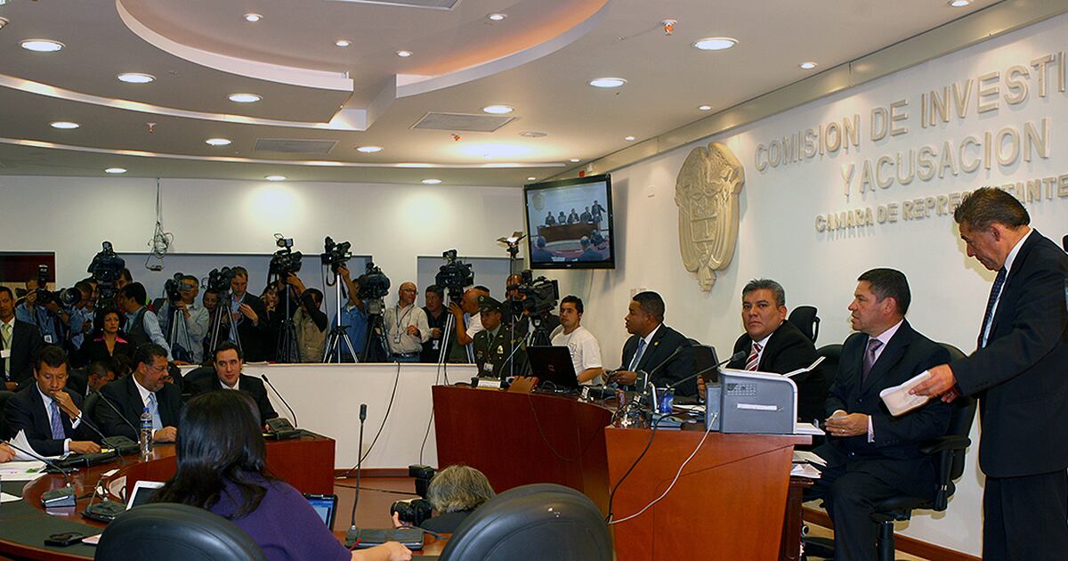La Comisión de Acusaciones de la Cámara de Representantes.
