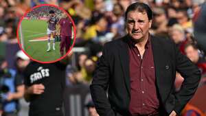 Se le caería convocado a la Selección Colombia: jugador salió llorando por lesión en su club.